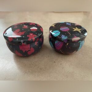 Festive Black Holiday-Themed Containers